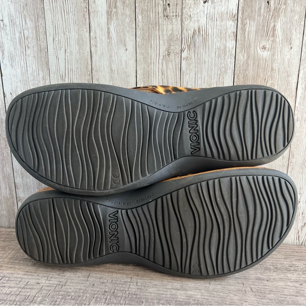 Vionic Leopard Print Cork Sandals With Black Bow 7 - image 8